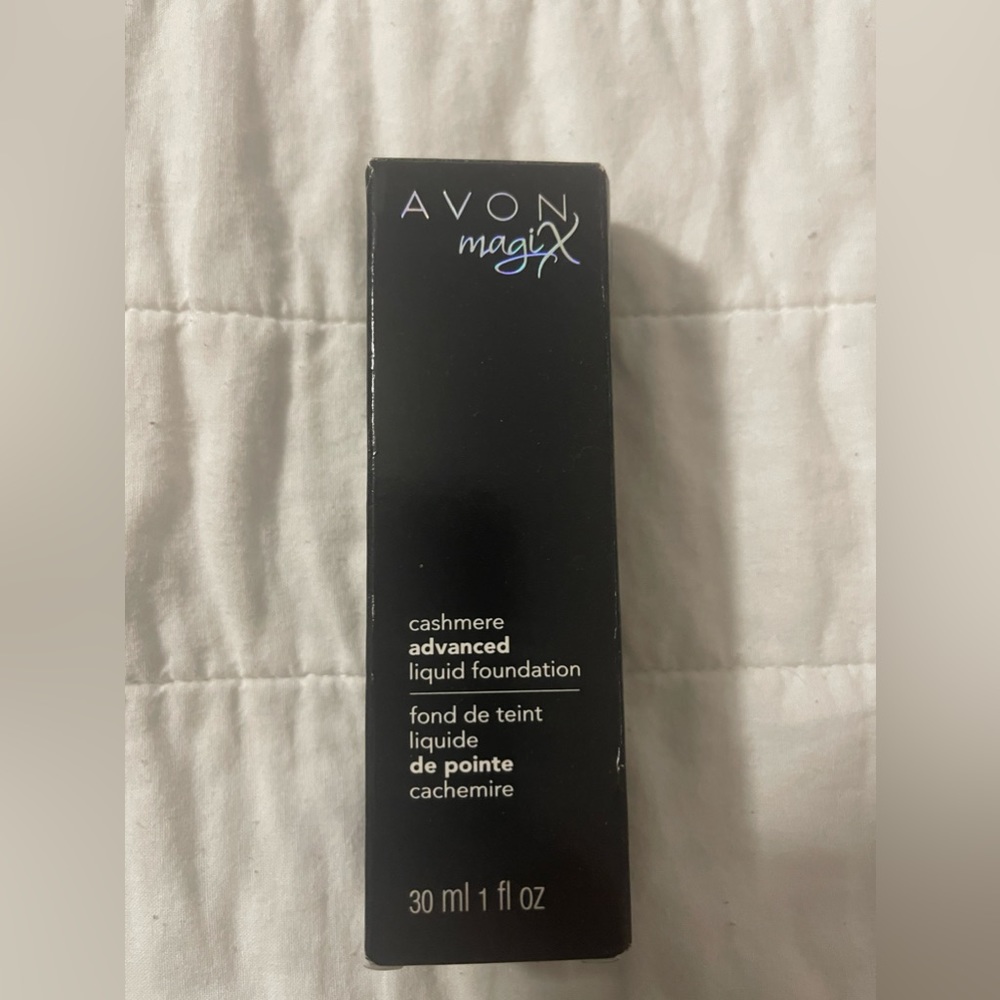 Avon Magix Cashmere Foundation